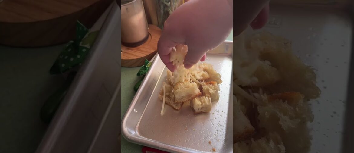 One portion French onion 🧅 soup 🥣 #frenchonion #cookingforone #recipe #frenchonionsoup #dinner r One portion French onion 🧅 soup 🥣 #frenchonion #cookingforone #recipe #frenchonionsoup #dinner r