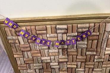 How do I hang this banner on a pic frame