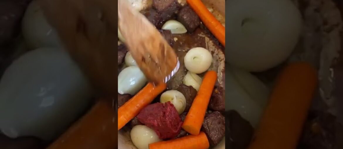 How Chefs Make Beef Bourguignon Look So Easy #cooking #technique #french How Chefs Make Beef Bourguignon Look So Easy #cooking #technique #french