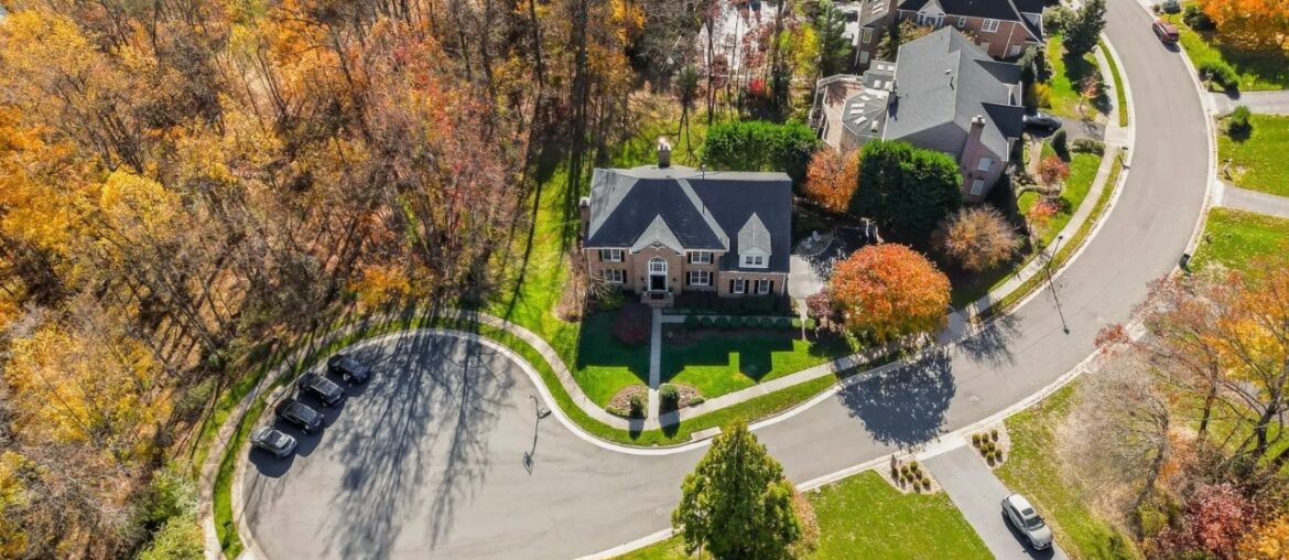 Inside a Stunning 6-Bedroom Luxury Home in Reston, VA | Fully Renovated Cul-de-Sac Estate Inside a Stunning 6-Bedroom Luxury Home in Reston, VA | Fully Renovated Cul-de-Sac Estate