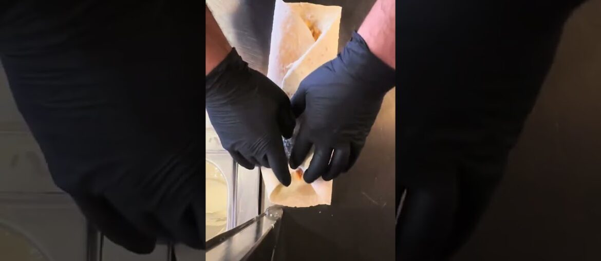 French Tacos Viande Tenders & Sauce Algérienne & Gruyère & Frites #BR3 #eating #tacos #Foodie #food French Tacos Viande Tenders & Sauce Algérienne & Gruyère & Frites #BR3 #eating #tacos #Foodie #food