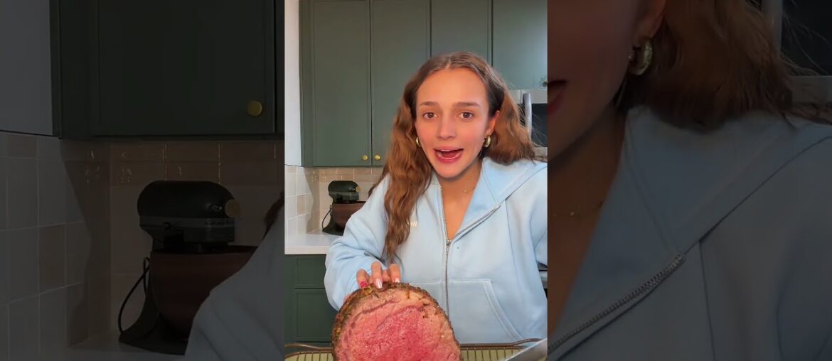 MAKE A PRIME RIB SANDWICH W ME! #cooking #primerib #gourmet  #short #shorts #Mukbang