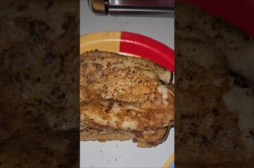Vegan French Toast . Simple ingredients.  #quickmeals #tiktok #vegan #5minute #recipe