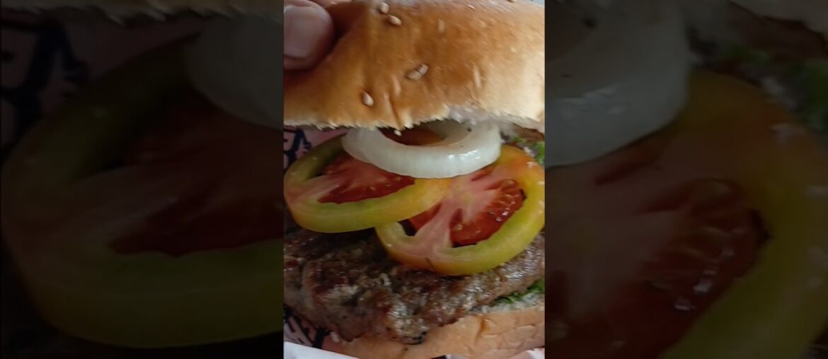 #food #foodie #foodtrip #yummy #burger #fries #burgerjoint #foodshorts #shorts #shortvideo #foodies