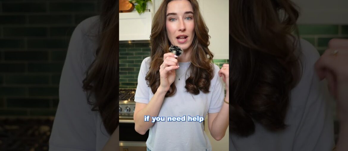 How to make the most popular Salad in France (Lyonnaise Salad) #french #salad #lyonnaise #recipe