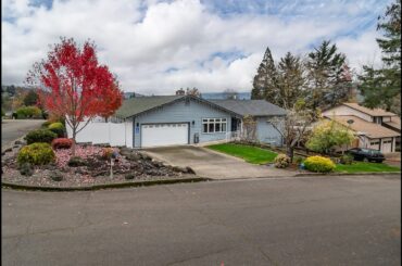 Roseburg Home For Sale - 1821 NW Sellwood St