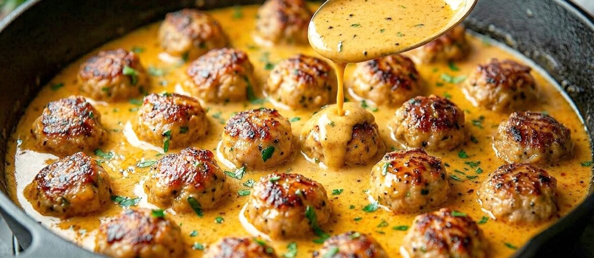 This 5-Star Restaurant TRICK Makes the Juiciest Meatballs in Creamy French Sauce! This 5-Star Restaurant TRICK Makes the Juiciest Meatballs in Creamy French Sauce!
