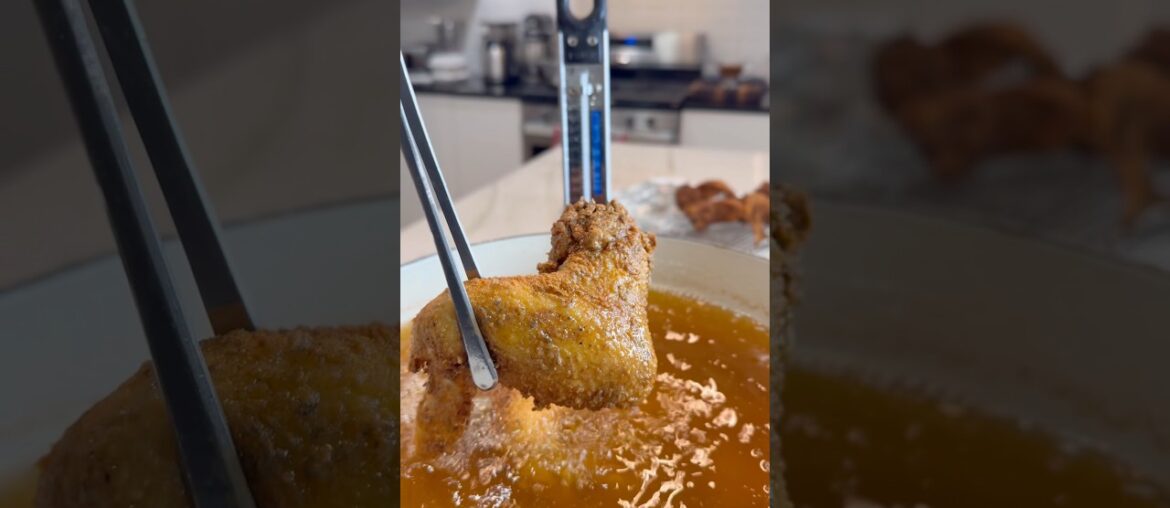 Southern Deep Fried Chicken Wings 🍗 #food #foodie #shorts Southern Deep Fried Chicken Wings 🍗 #food #foodie #shorts