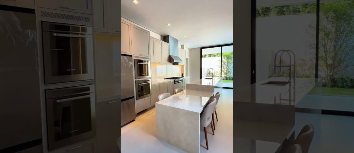 Casa em Alphaville, nova e mobiliada. Casa em Alphaville, nova e mobiliada.