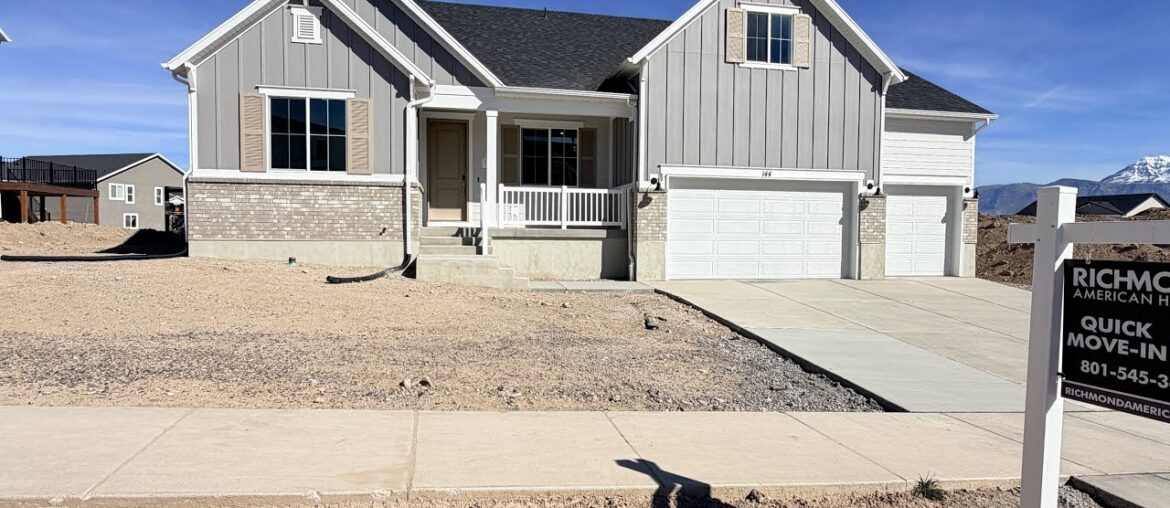 144 E. Heron Hills Ave. Saratoga Springs MLS#2142570 144 E. Heron Hills Ave. Saratoga Springs MLS#2142570