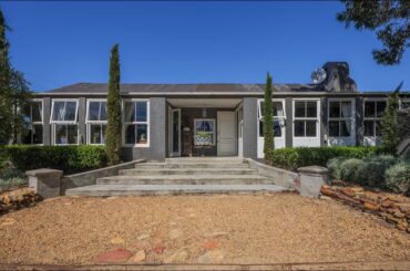 A Little Provence in Napier - Heritage Home & Romantic Restaurant & Wine Cellar Opportunity