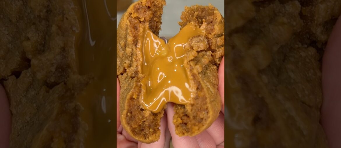 viral biscoff stuffed cookies recipe 🍪 #shorts #recipe #biscoff #dessert #cookies #baking #food