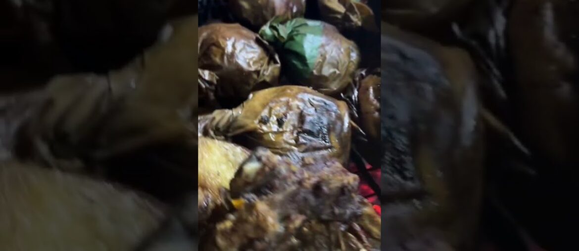 STILL VERY POPULAR SUYA SPOTS WITH FRENCH 🇫🇷 BREAD 🥖 WITH LOTS OF SPICY 🌶️ #chillisauce #pepper