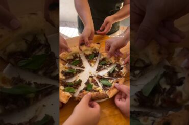 Pizza gourmet in Ispirazione gas fired oven Pizza Party