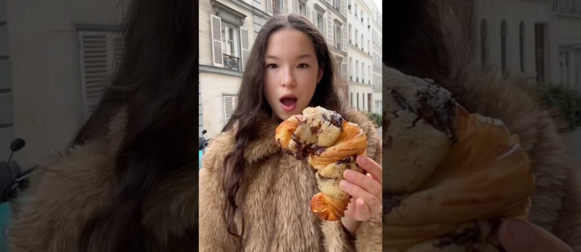 TRYING THE VIRAL CROOKIE IN PARIS!! #explore #viral #paris #review #food #shortsfeed #shorts