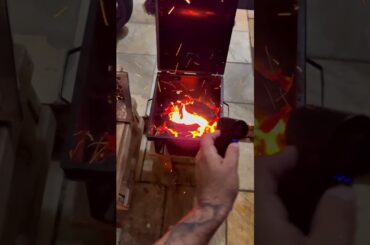 Ideia de gênio pra área gourmet! 🤩 Balcão com churrasqueira gastando pouco