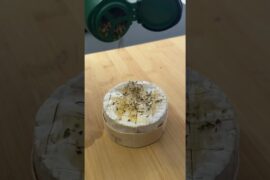 Fast & Delicious 🇫🇷 | Baked Camembert 🧀