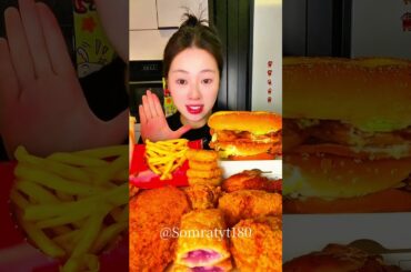 Fried chicken burger friesFried chicken legs#OMAIt smells so good! #McDonalds#马门#gourmet foodSay