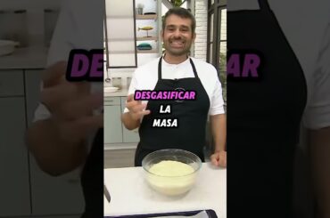 Enrique Sánchez prepara unas irresistibles bambas de nata, un clásico de la repostería tradicional