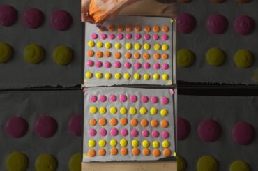 Make mini macarons with me in the Ultimate French Macaron Course! (Link in bio) 🎉✨🩷