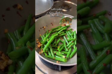 Spicy and garlicky french beans ✨ #ytshorts #youtubeshorts #recipe #indian #vegetarian #newyoutuber
