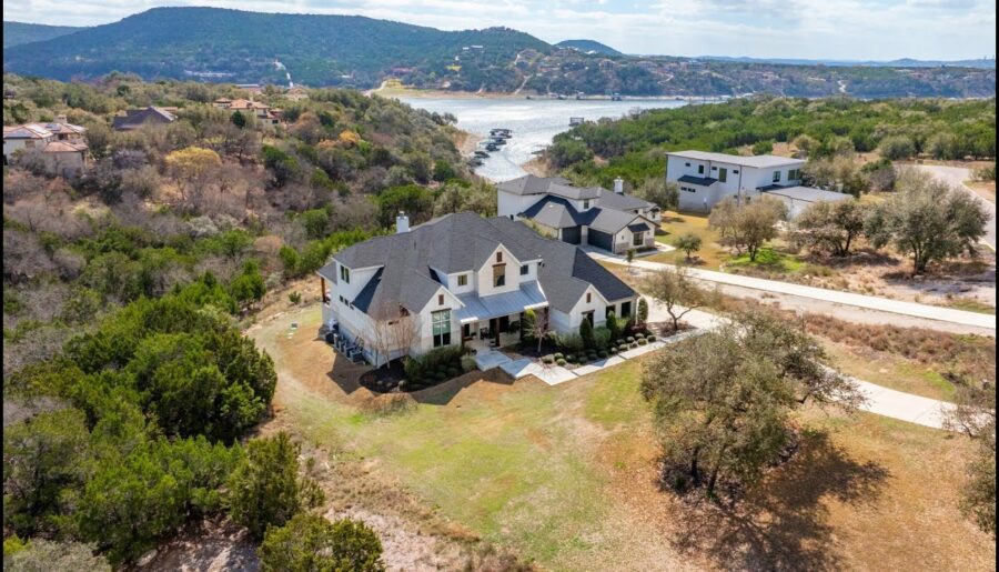 Melanie Smith|17701 Hunters Hollow|Jonestown, TX|ColdwellBankerHomes.com