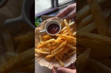 #friesathome #frenchfries #recipe #ivegetariangirl #shortsviral #shortsfeed #shortvideo