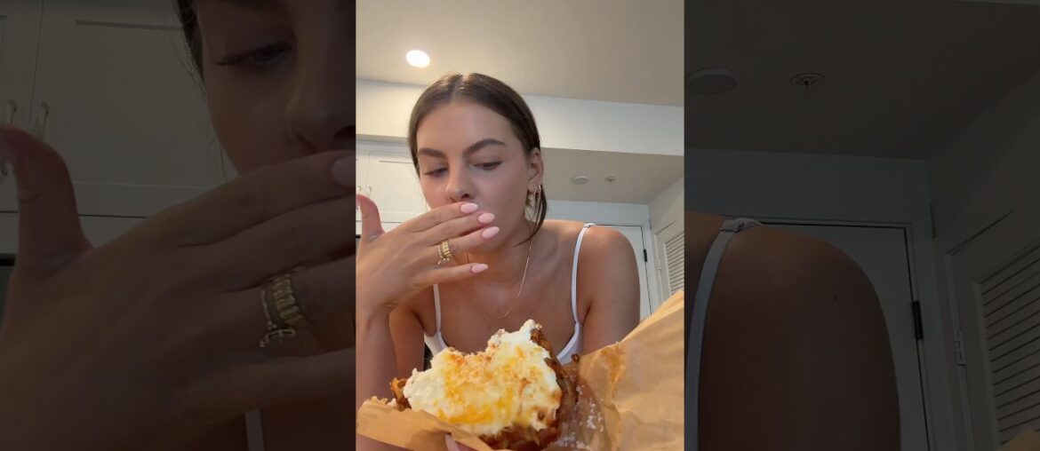 LASAGNA TOAST ANYONE?!? YOU LITERALLY CAN PUT ANYTHING ON TOAST IT’S SO YUMMY