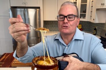 🥇 1. The Secret to Great French Onion Soup (Most People Rush This)