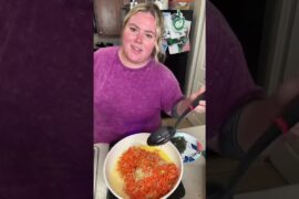 🦃EASY THANKSGIVING STUFFING RECIPE! I cut up one loaf of French bread and put it in the oven until