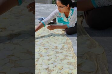 Aalu chips recipe #minivlog #dailyvlog #youtubeshorts #shorts #food #recipe #vlog #viralvideos