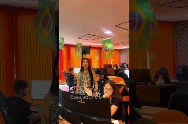 Essa é a Makeer, a gente vende churrasqueira gourmet, se quiser vir ver..