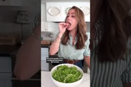 3 Ingredient Salad With the French Vinaigrette That Makes Everything Taste Better 🥬