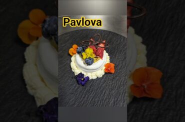 Pavlova Filled with Lemon Curd || French Meringue Pavlova #dessert #food #pastrychef #pavlova #uk