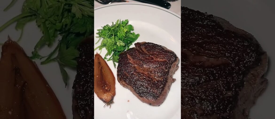 I went to one of the BEST RESTAURANTS IN PARIS!!! And it was worth the hype #paris #france I went to one of the BEST RESTAURANTS IN PARIS!!! And it was worth the hype #paris #france