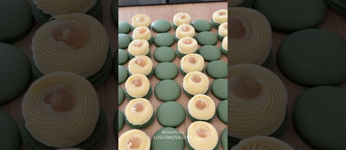 French macarons 🌿 (tonka bean / pear)