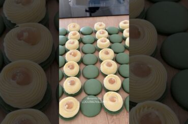 French macarons 🌿 (tonka bean / pear)