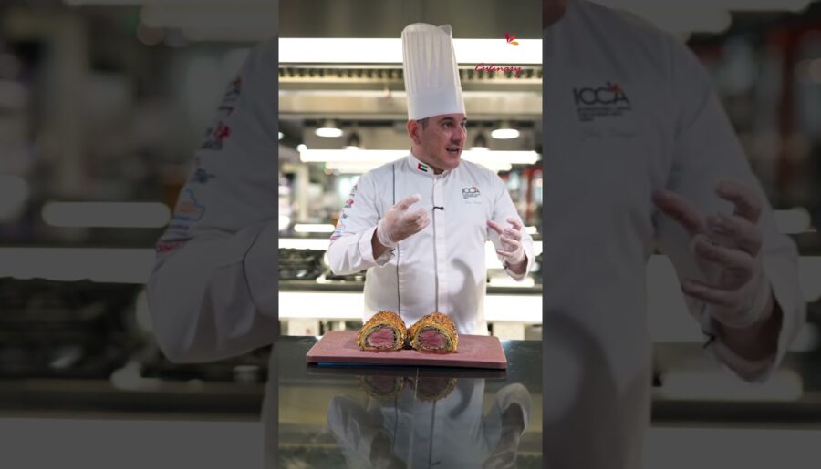 🥩 Inside the Perfect Beef Wellington 👨🍳✨