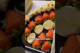 Как готовят французские блины в Корее? Креп с бананом, нутеллой и клубникой на ночном рынке Пусана.