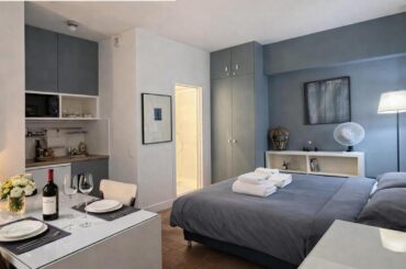 Tres Joli studio en plein cœur du 11eme | Paris, France | Hotel Review 🏩