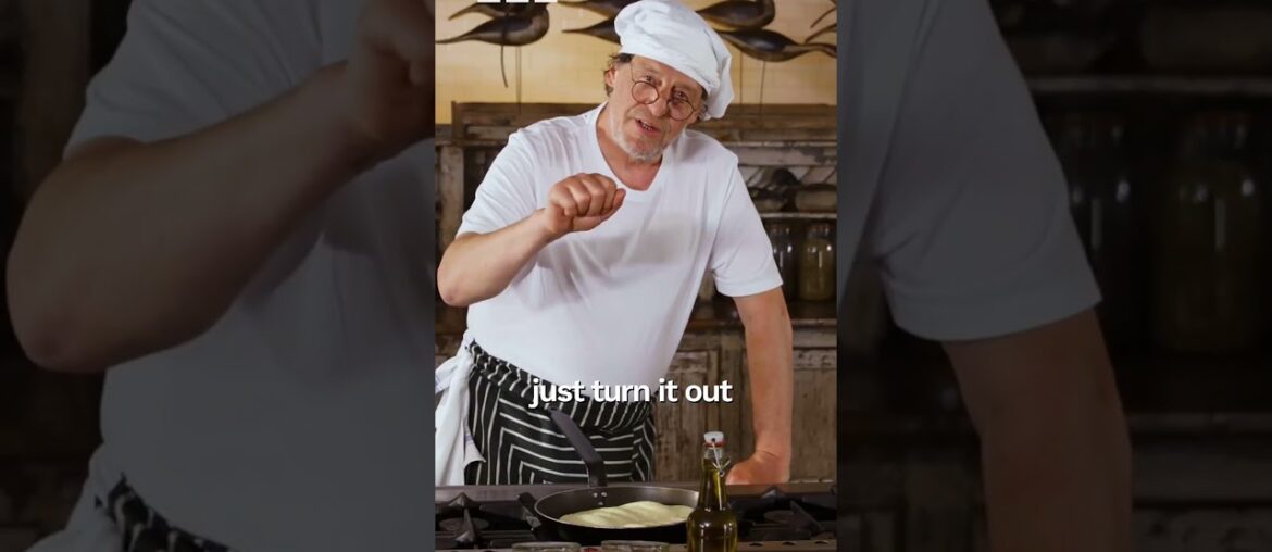 Marco Pierre White perfectly prepares Tarte Tatin #marcopierrewhite #shorts #cooking