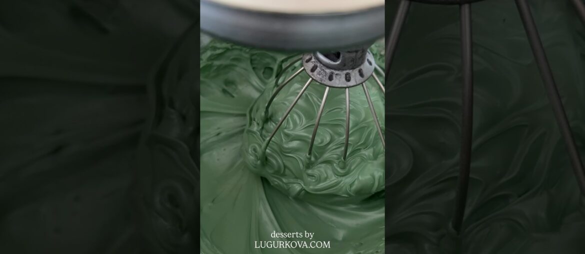 French meringue macarons 🌿