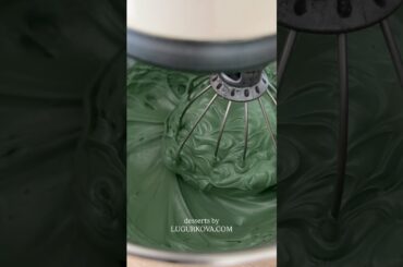 French meringue macarons 🌿