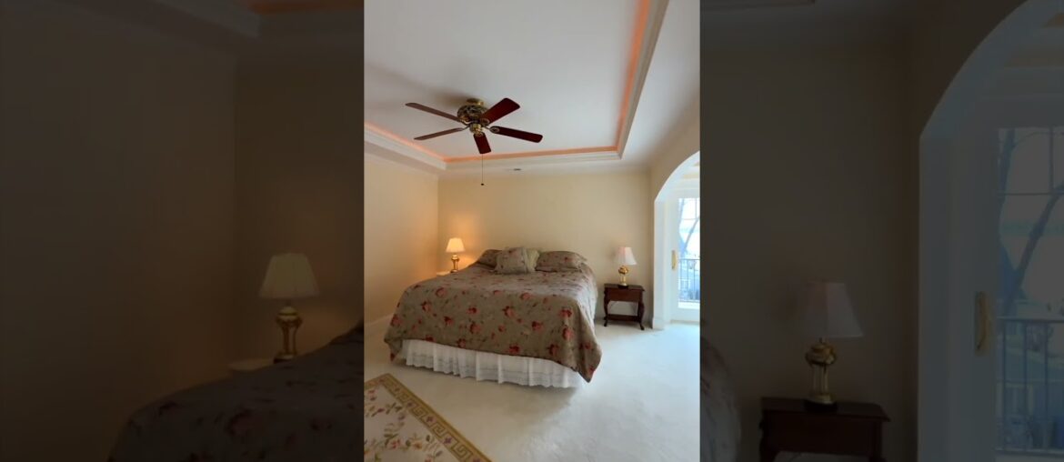 Stunning 4 bed 2.5 bath Lake House in Wauconda | NW Suburbs Chicago Real Estate Stunning 4 bed 2.5 bath Lake House in Wauconda | NW Suburbs Chicago Real Estate