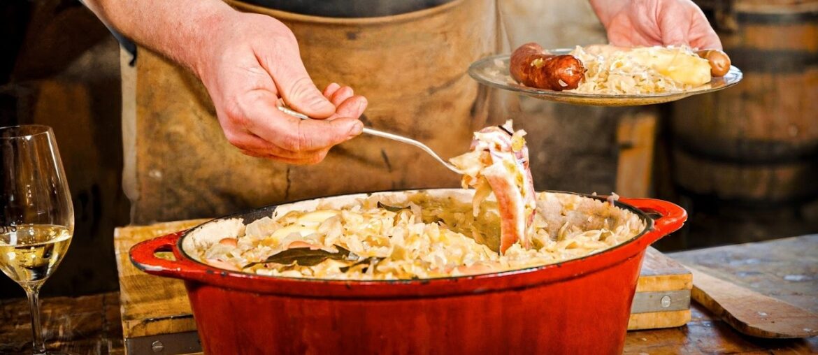 Je cuisine une Choucroute de terroir ! (Fermentation du chou en barrique)