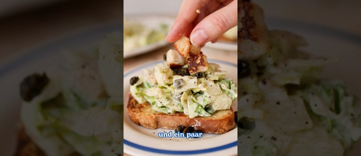 Herzhafte Arme Ritter mit veganem Caesar Salad #rezept #veganerezepte #glutenfrei