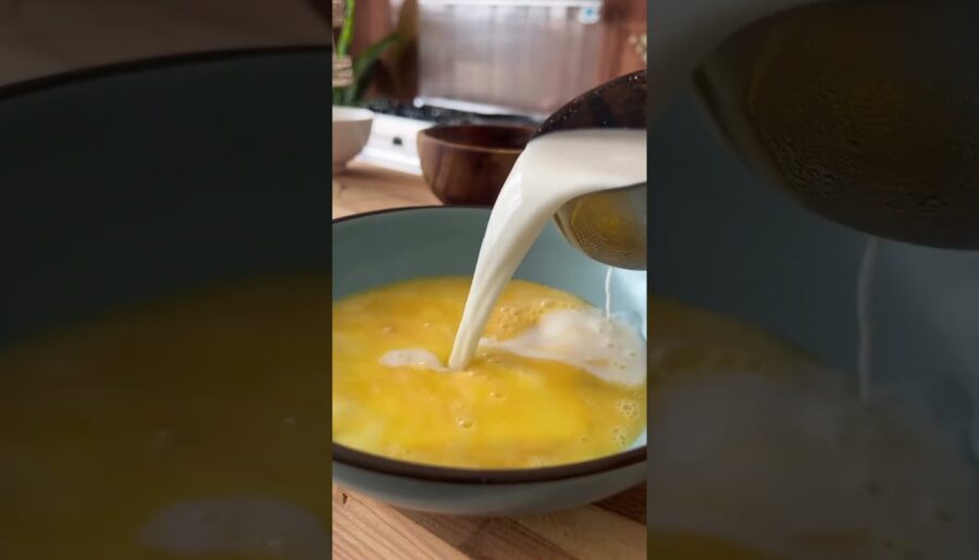 How to make Viral Hawaiian Roll French Toast Bites! #FrenchToastBites #EasyBreakfast #Food #Recipe