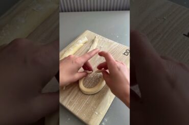 Morning magic✨ 3 leek pastries + truffle salt = pure perfection 🍄