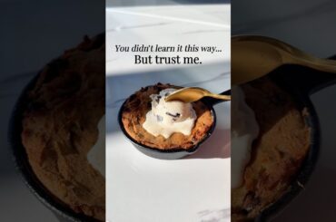 World’s Healthiest Cookie Skillet 🍪🍨