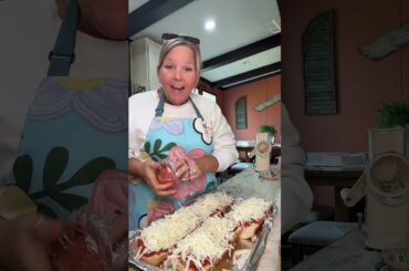 Let’s make French bread pizza #pizza #pizzalover #pizzarecipe #pizzatime #pizzalover